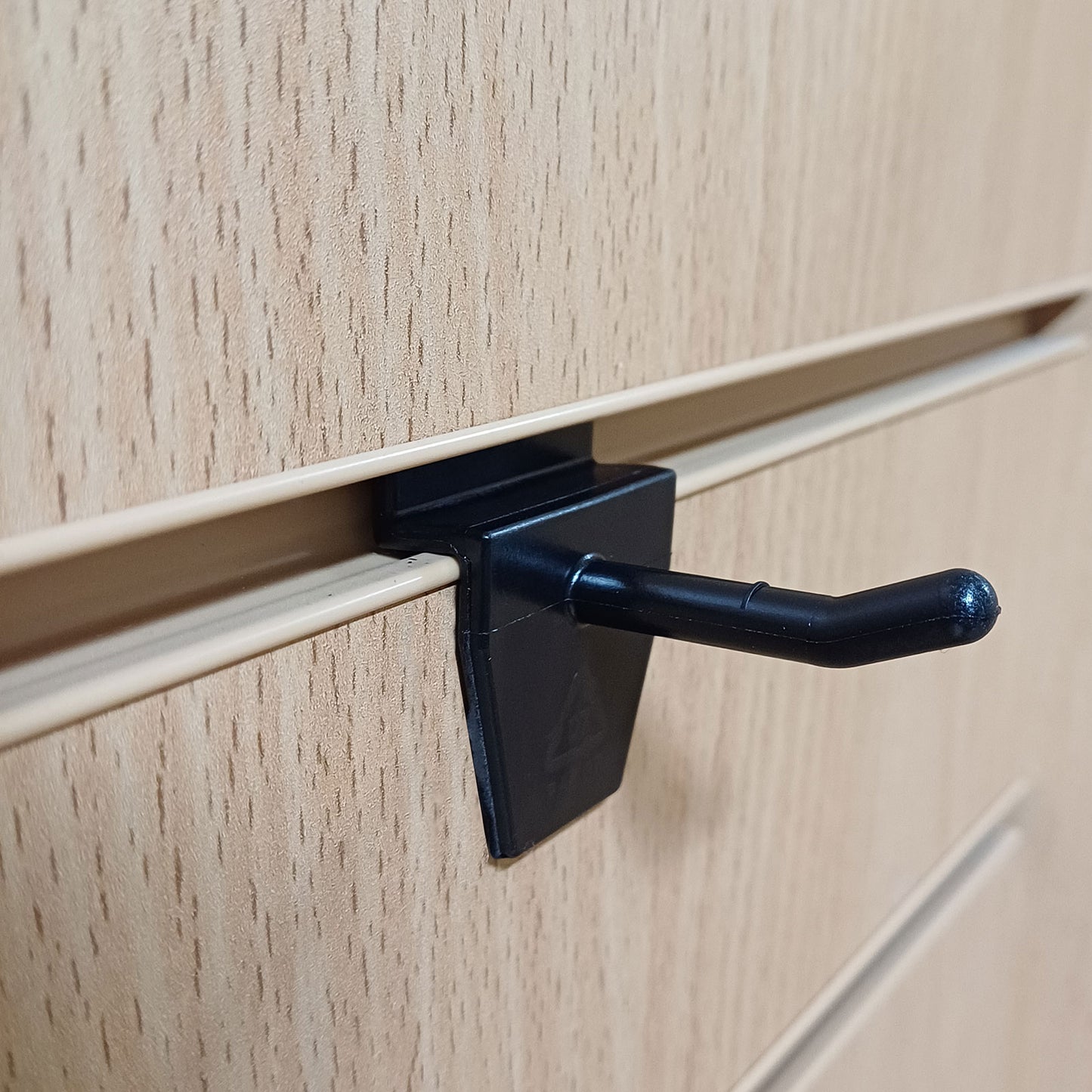 SLATWALL HOOK 40 MM