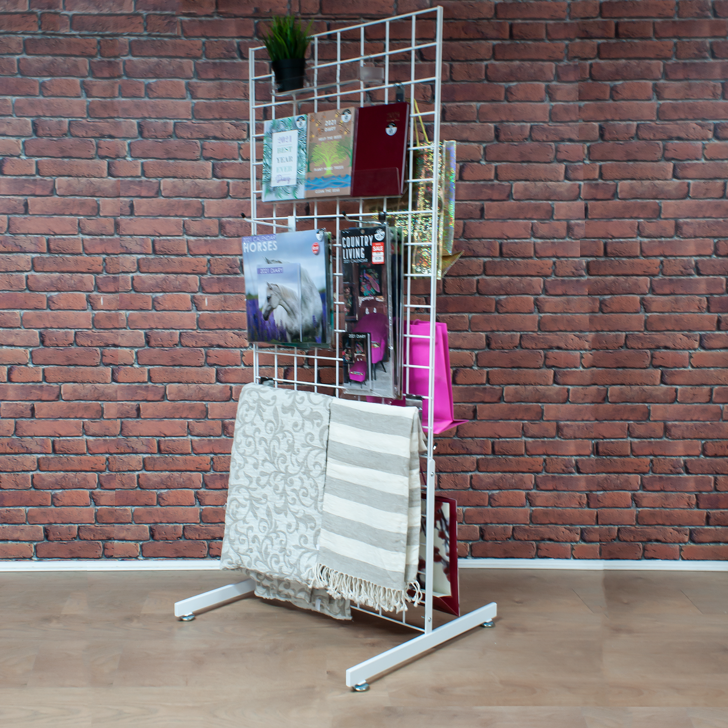 GRID PANEL FLOOR STANDING DISPLAY W1